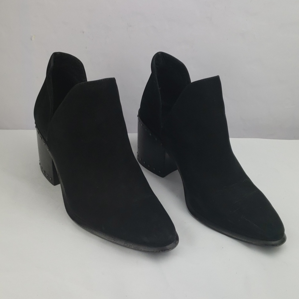 VINCE CAMUTO BLACK SUEDE LEATHER PETRAN SIZE 7.5